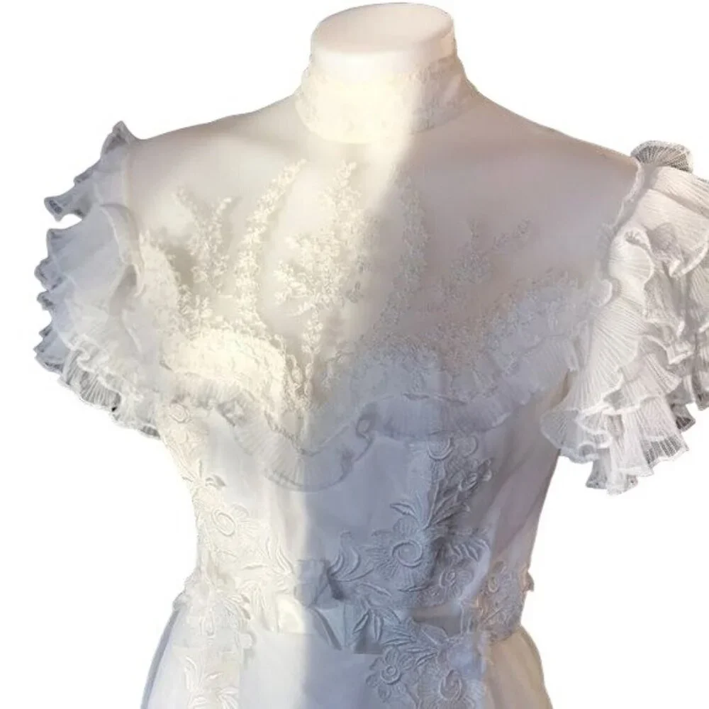 Vintage Handmade White Lace Wedding Dress 1985 Ruffles Cottage Core 4/6 - Picture 10 of 16